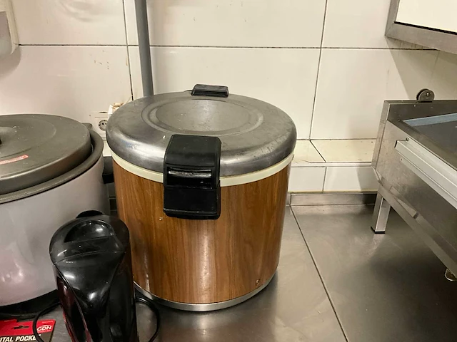 Diverse keukenapparaten - afbeelding 2 van  7