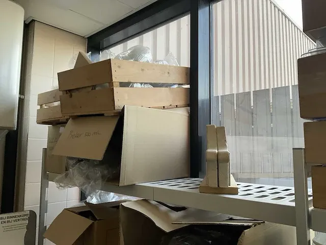 Diverse keukenbenodigdheden - afbeelding 12 van  14