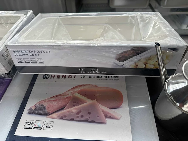 Diverse keukenbenodigdheden - afbeelding 4 van  6