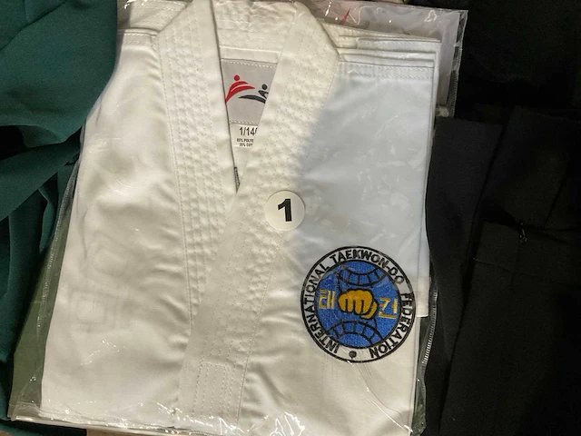 Diverse kleding (175x) - afbeelding 15 van  18