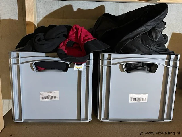 Diverse kleding - afbeelding 1 van  1