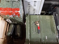 Diverse koffers en transportkisten - afbeelding 4 van  8