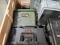 Diverse koffers en transportkisten - afbeelding 8 van  8