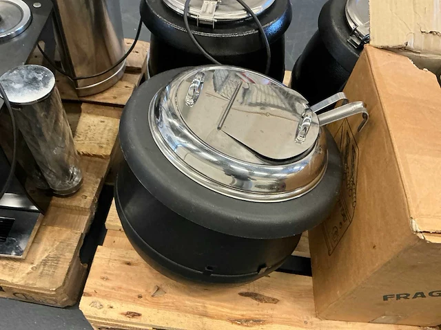 Diverse koffiemachines en toebehoren, thermoskannen, juicer, soepketels, juicer, broodrooster usa - afbeelding 12 van  13