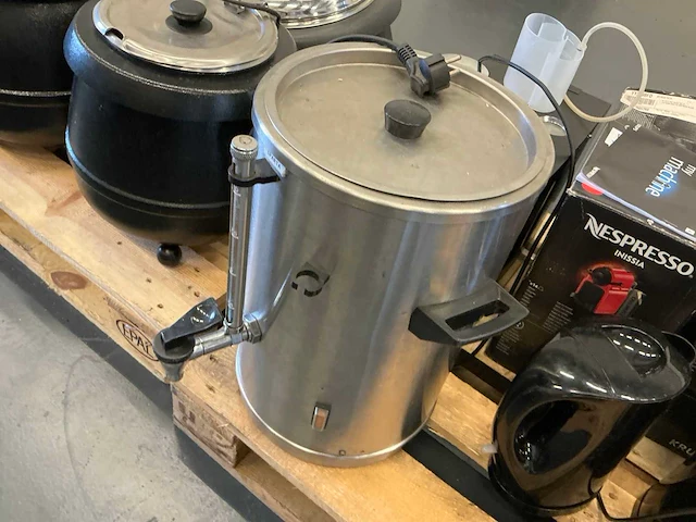 Diverse koffiemachines en toebehoren, thermoskannen, juicer, soepketels, juicer, broodrooster usa - afbeelding 6 van  13