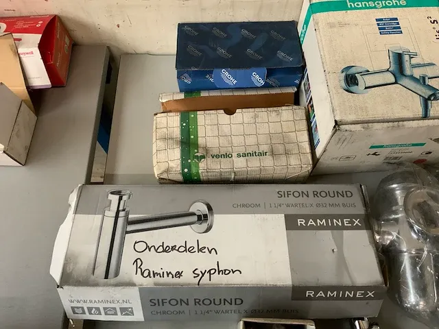 Diverse kranen - afbeelding 3 van  5