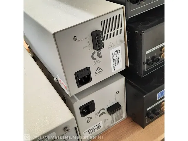 Diverse laboratorium apparatuur en multimedia o.a. sony - afbeelding 5 van  9