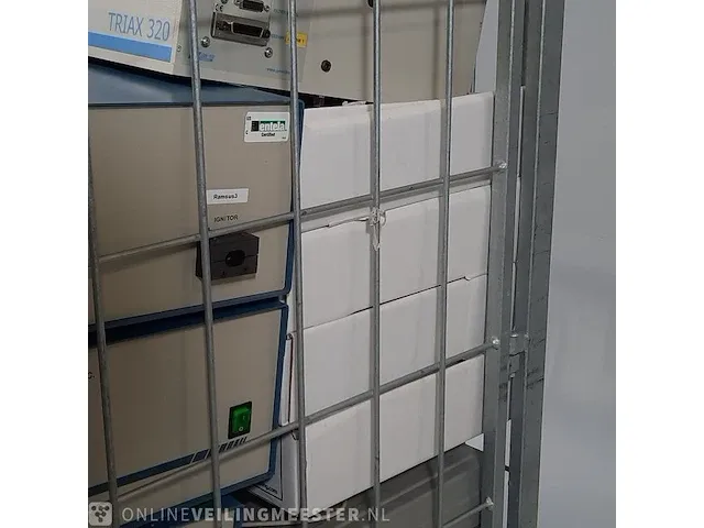 Diverse laboratoriumapparatuur o.a. thermo - afbeelding 11 van  14