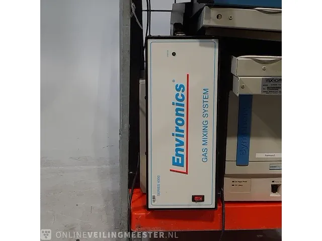 Diverse laboratoriumapparatuur o.a. thermo - afbeelding 8 van  14