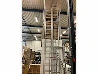 Diverse ladders en steigermateriaal (5x) - afbeelding 2 van  6