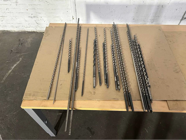 Diverse lange hout en metaal boren ø4 t/m ø18 (22x) - afbeelding 1 van  4