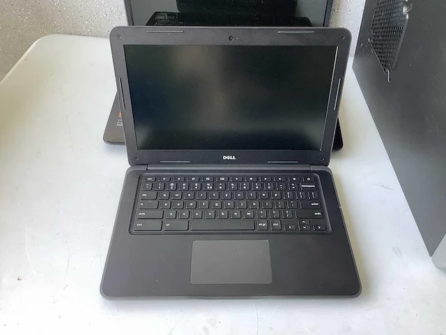 Diverse laptops en computers - afbeelding 10 van  10