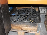 Diverse lastoortsen in palletbox. 9 stuks. - afbeelding 2 van  2