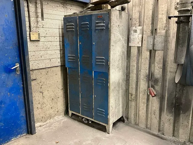 Diverse lockerkasten (2x) - afbeelding 1 van  2