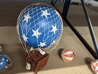 Diverse luchtballon decoratie, authentic models - afbeelding 2 van  4