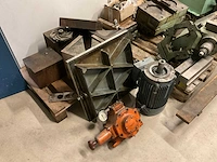 Diverse machine onderdelen, gereedschappen en accessoires - afbeelding 4 van  11