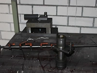 Diverse machine onderdelen in schappenkast o.a. weber en gama - afbeelding 3 van  5