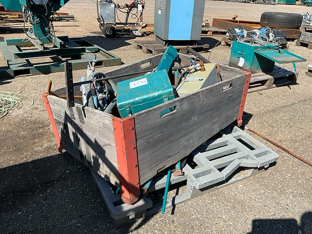 Diverse machine onderdelen - afbeelding 4 van  5