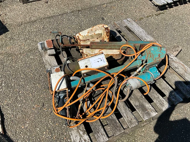 Diverse machine onderdelen - afbeelding 5 van  5