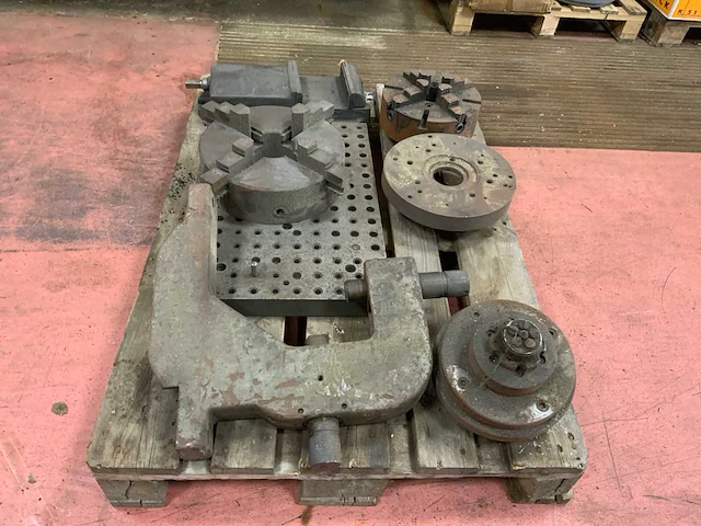 Diverse machine onderdelen - afbeelding 2 van  6