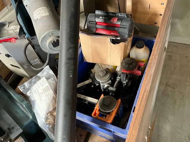Diverse machine onderdelen - afbeelding 3 van  4