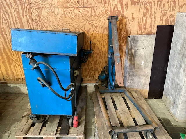 Diverse machine onderdelen - afbeelding 17 van  18