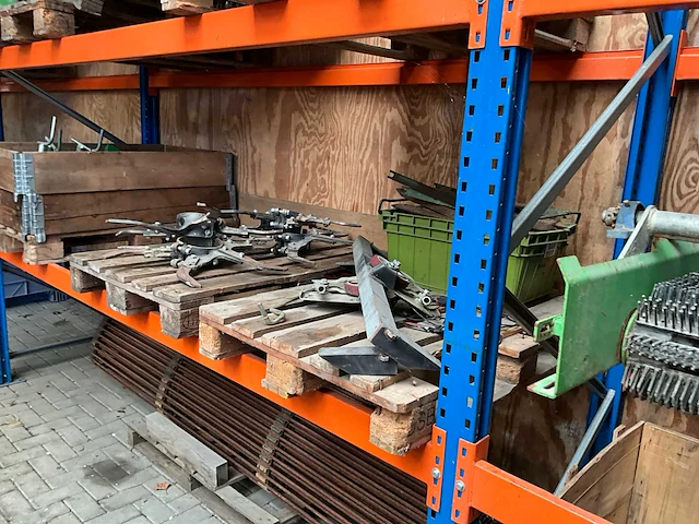 Diverse machine onderdelen - afbeelding 9 van  18