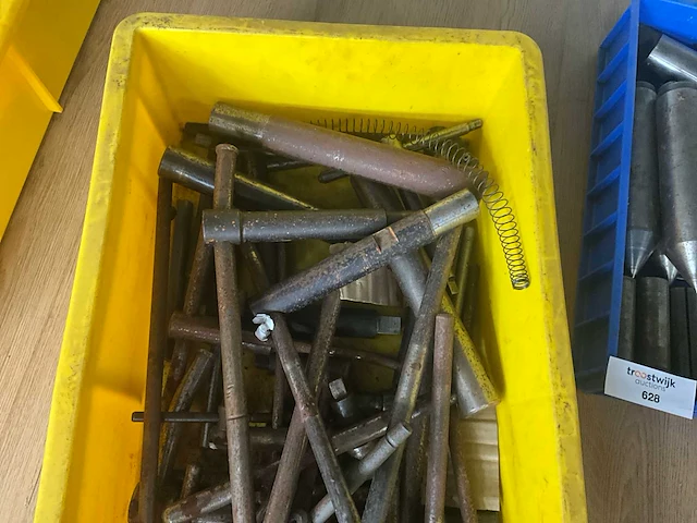 Diverse machinetoebehoren - afbeelding 2 van  3