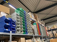 Diverse magazijnbakjes (299x) - afbeelding 1 van  4