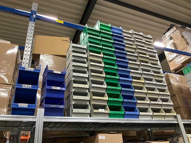 Diverse magazijnbakjes (299x) - afbeelding 2 van  4