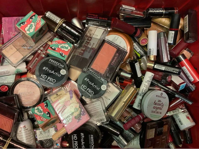 Diverse make-up (250x) - afbeelding 1 van  1