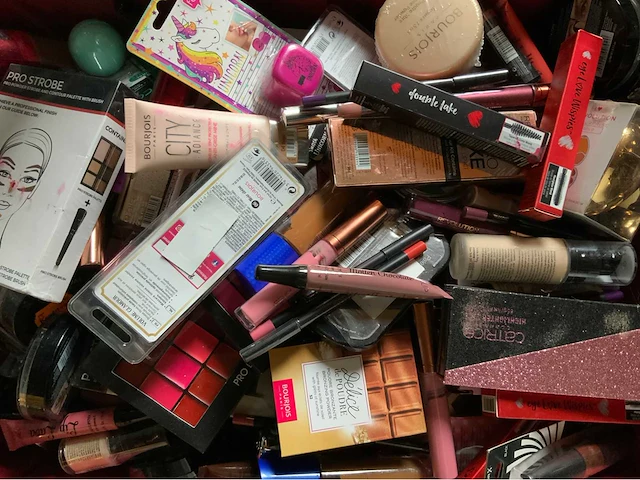 Diverse make-up (250x) - afbeelding 1 van  1