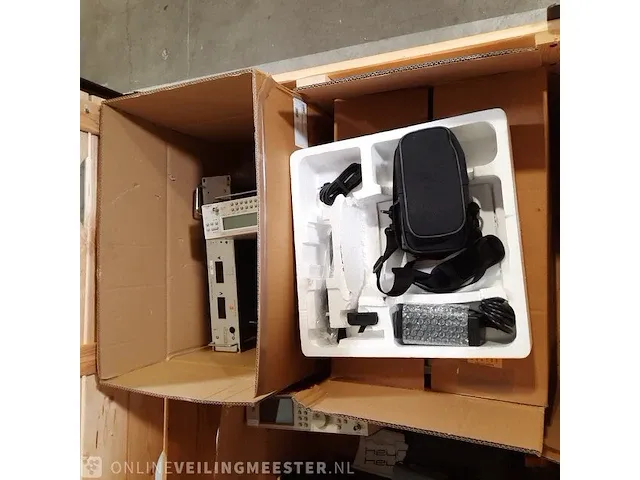 Diverse meetinstrumenten o.a fluke, o.a pm6680b - afbeelding 10 van  19