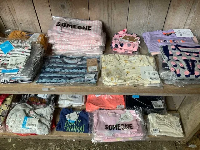 Diverse merken - baby-kinderkleding dirkje, feetje, someone, mayoral enz. (220x) - afbeelding 4 van  5