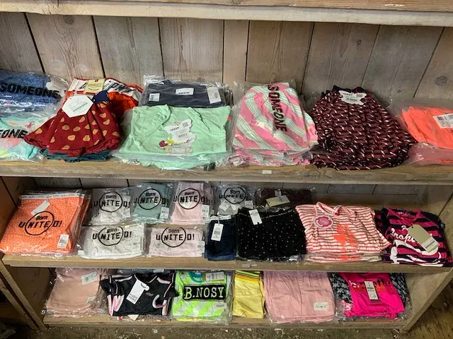 Diverse merken - baby-kinderkleding someone, dirkje, feetje, b’nosy, born united enz. (210x) - afbeelding 1 van  5