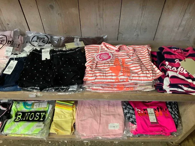 Diverse merken - baby-kinderkleding someone, dirkje, feetje, b’nosy, born united enz. (210x) - afbeelding 4 van  5