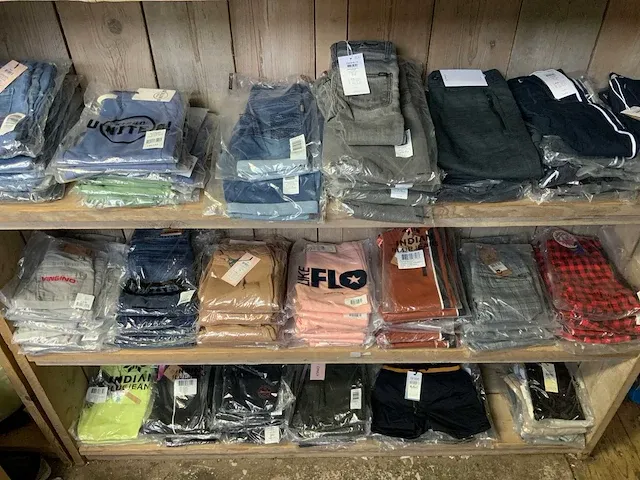 Diverse merken - jeans & broeken indian bluejeans, only, name it enz. (160x) - afbeelding 1 van  6