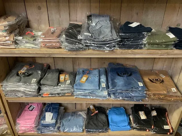 Diverse merken - jeans & broeken, shorts name it, dd denim, kiestone enz. (180x) - afbeelding 1 van  6