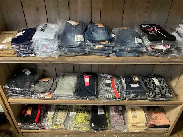 Diverse merken - jeans & broeken vingino, indian blue jeans, jubel, only enz.(180x) - afbeelding 1 van  6