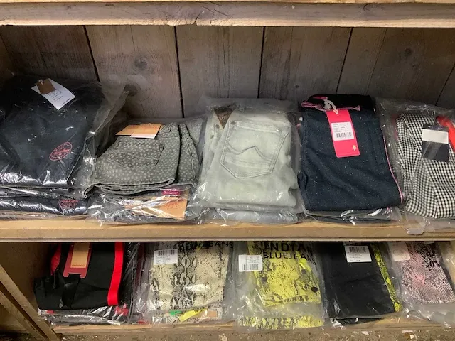Diverse merken - jeans & broeken vingino, indian blue jeans, jubel, only enz.(180x) - afbeelding 5 van  6
