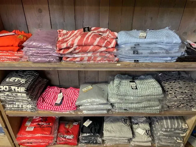Diverse merken - kinderkleding nono, indian bluejeans, someone enz. (230x) - afbeelding 1 van  7