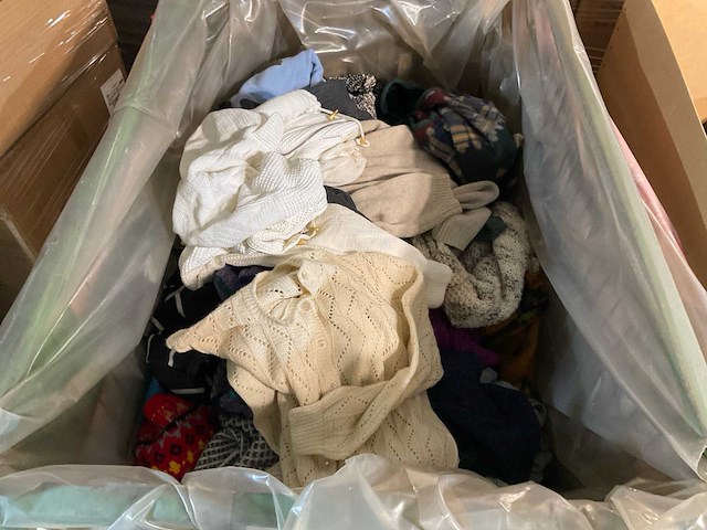 Diverse merken - partij vintage kleding - afbeelding 2 van  2