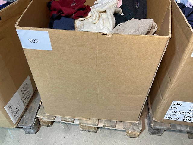 Diverse merken - partij vintage kleding - afbeelding 2 van  2