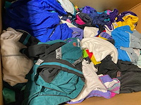 Diverse merken - partij vintage kleding - afbeelding 1 van  2