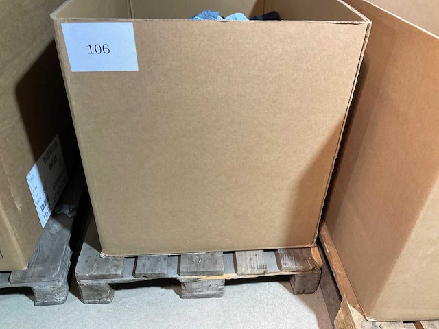 Diverse merken - partij vintage kleding - afbeelding 2 van  2