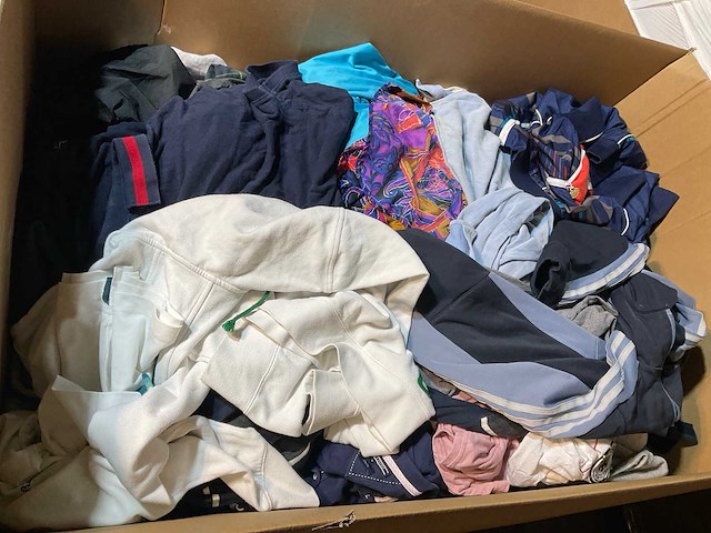 Diverse merken - partij vintage kleding - afbeelding 1 van  2