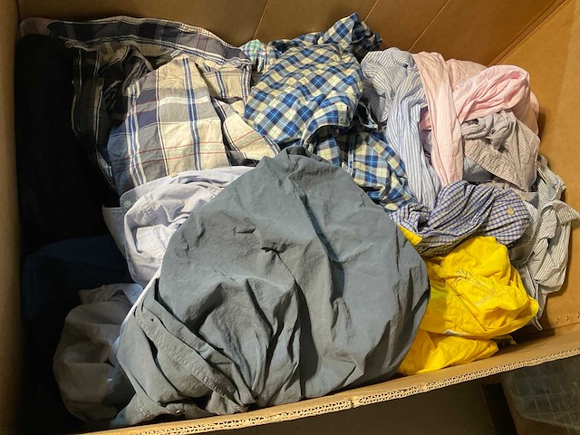 Diverse merken - partij vintage kleding - afbeelding 1 van  2