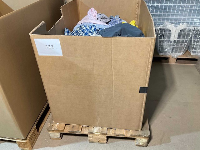 Diverse merken - partij vintage kleding - afbeelding 2 van  2