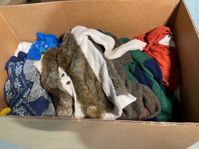 Diverse merken - partij vintage kleding - afbeelding 2 van  2