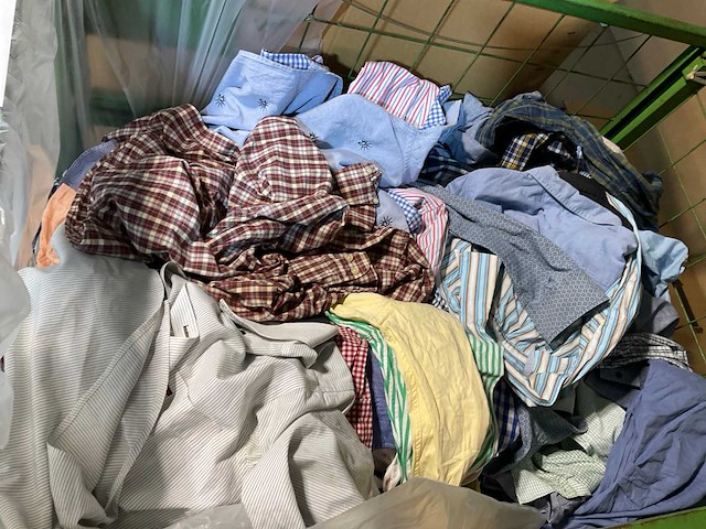 Diverse merken - partij vintage kleding - afbeelding 1 van  2